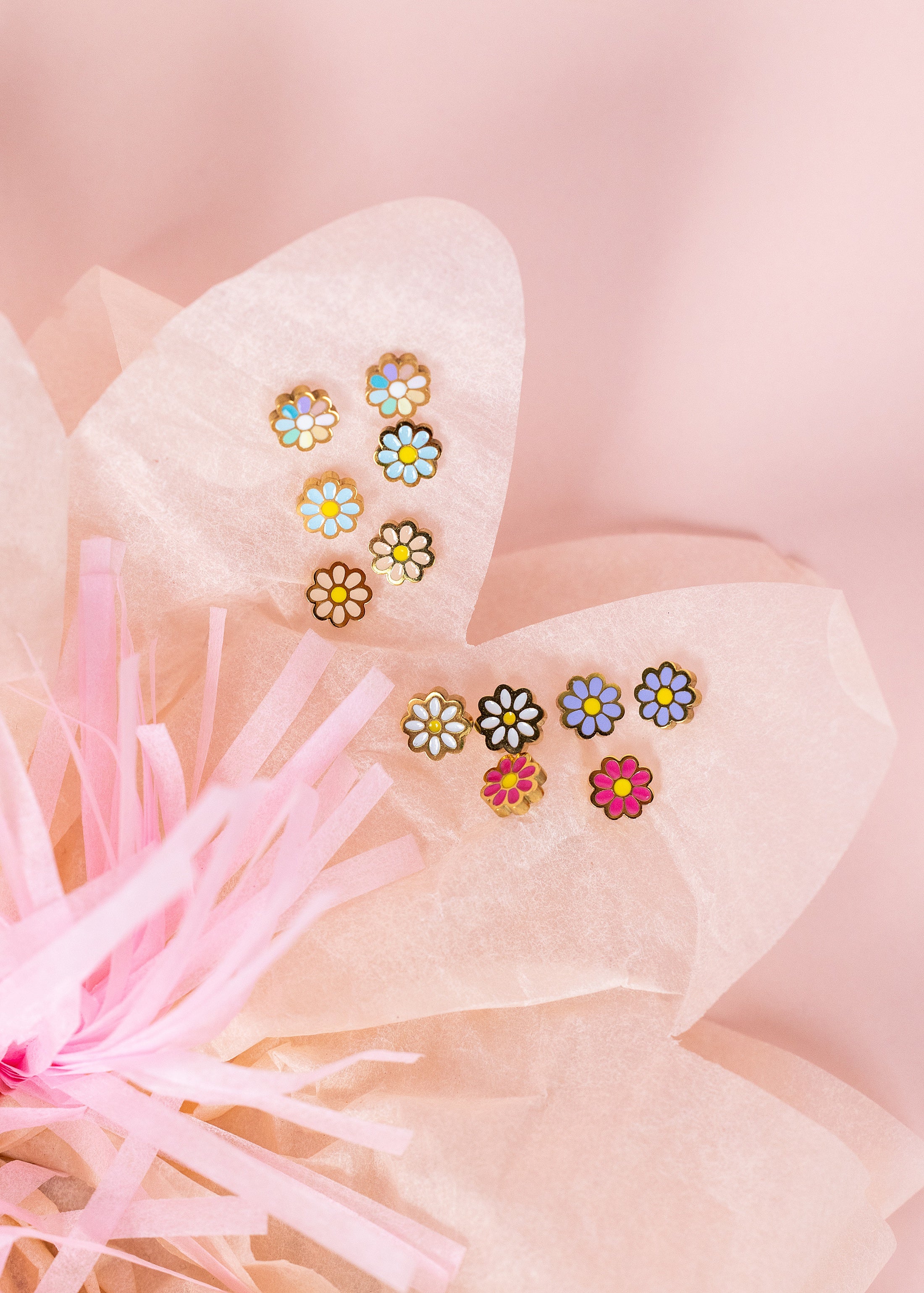 Tiny Hot Pink Daisy
