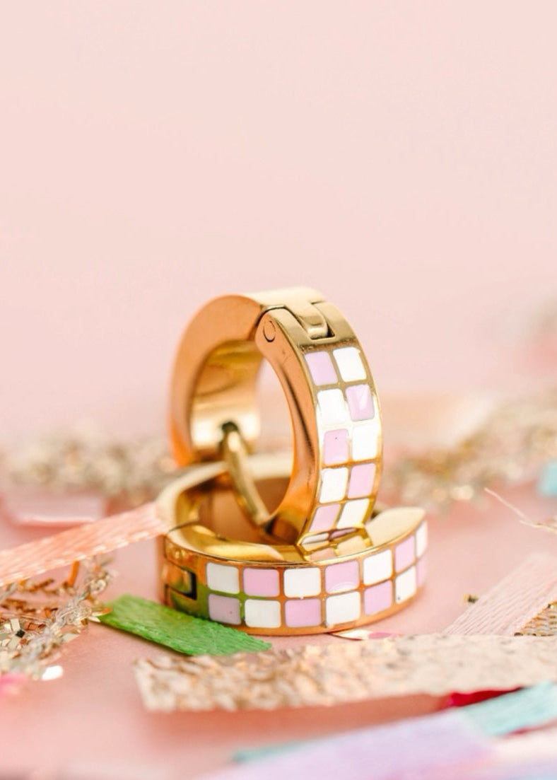 Pink/White Checkered Huggies