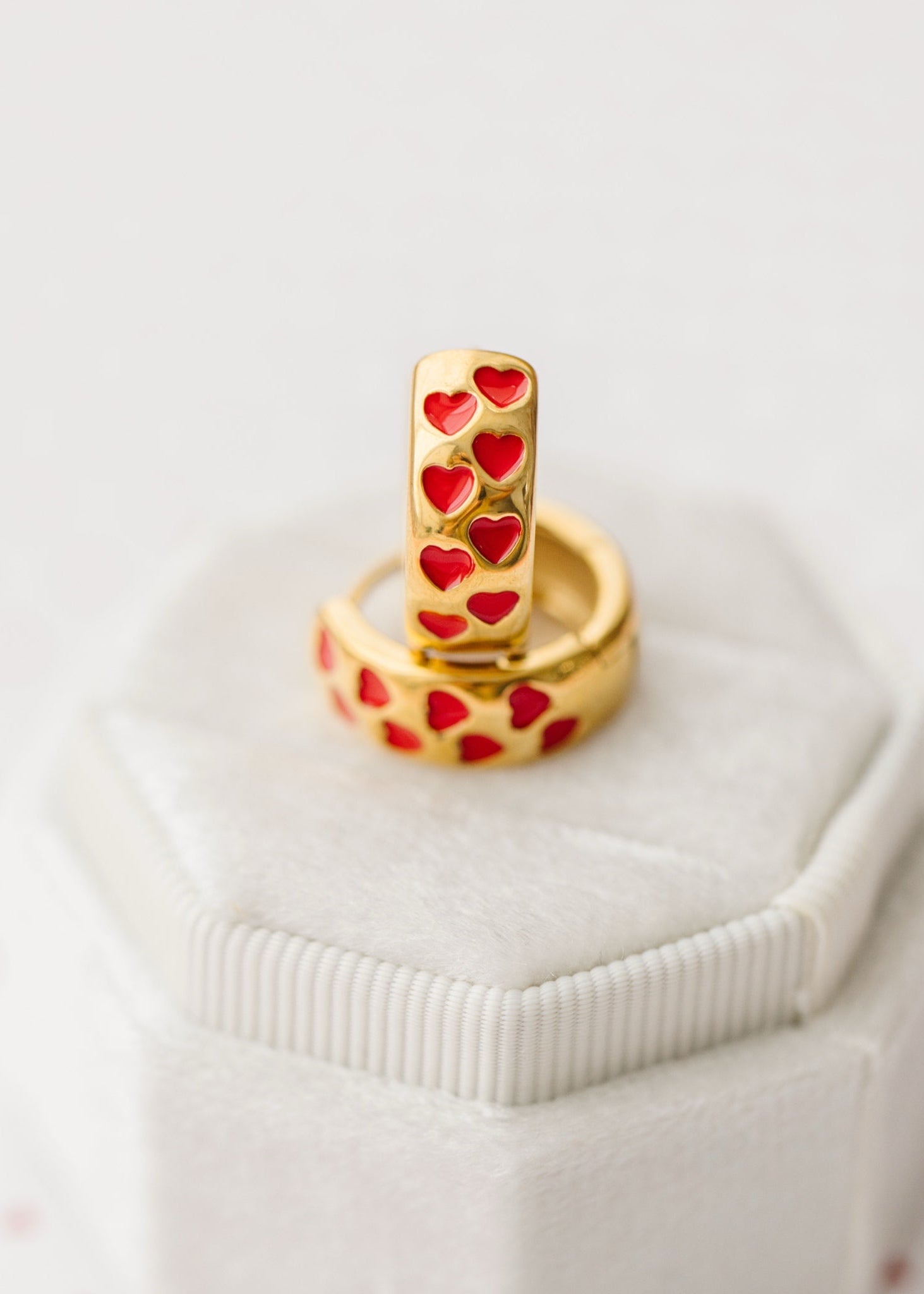 Chunky Red Heart Huggies