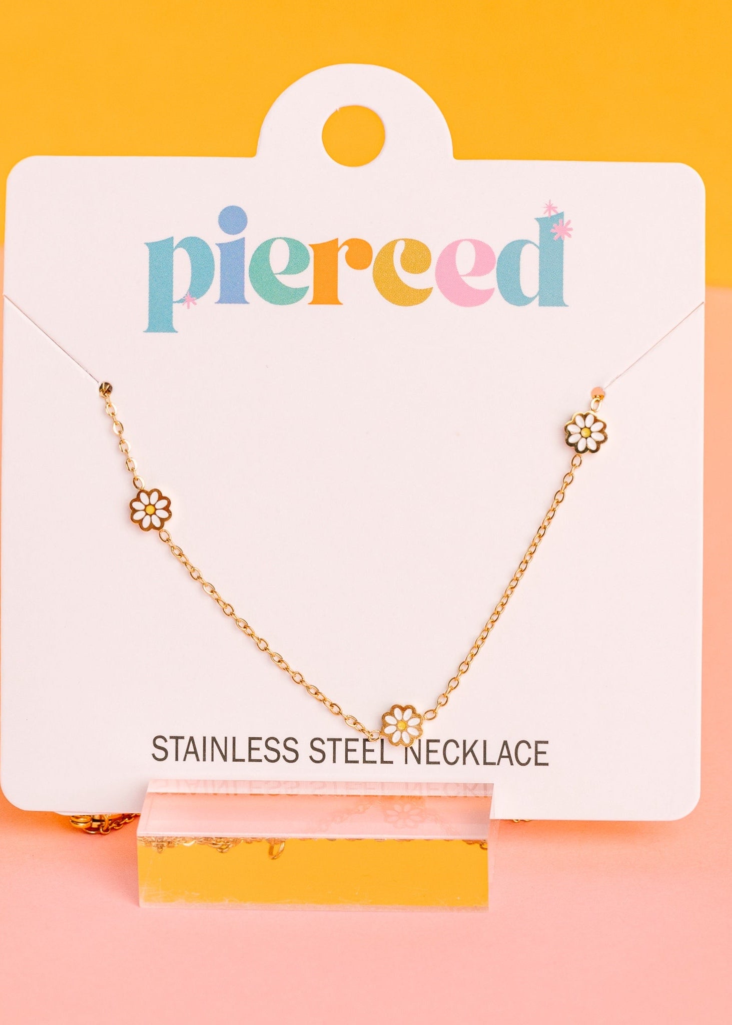 White Daisy Necklace