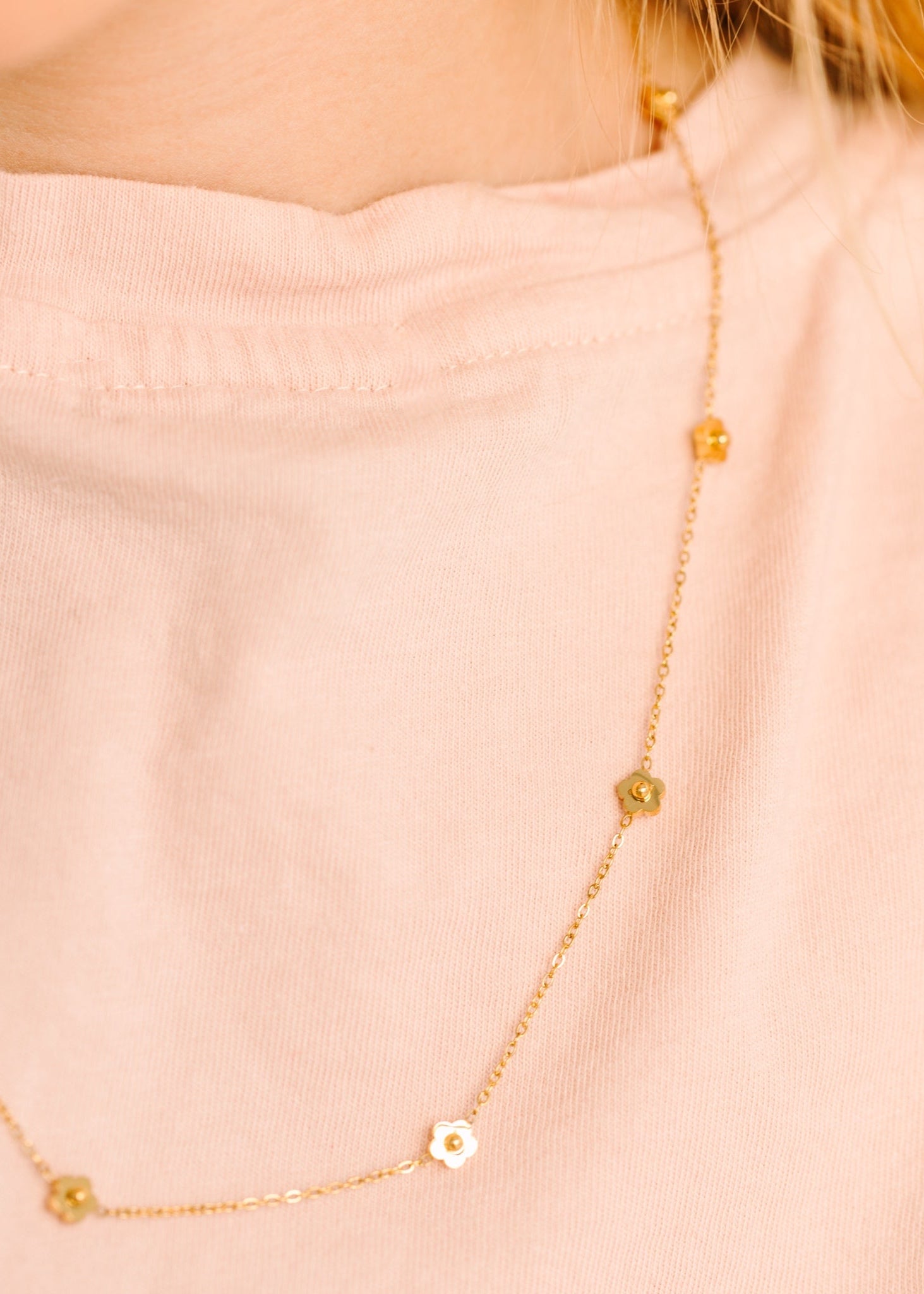 Classic Flower Necklace