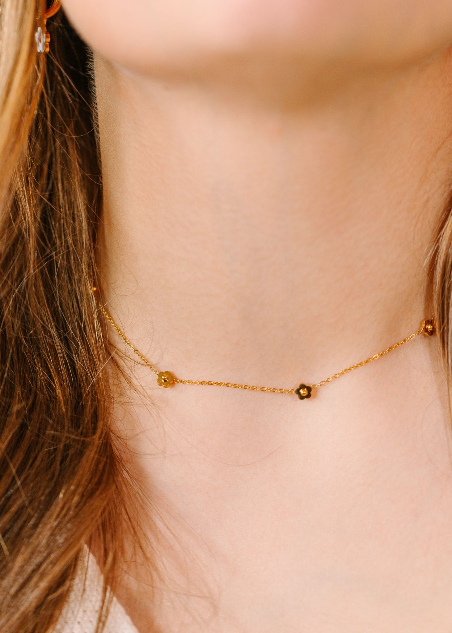 Classic Flower Necklace