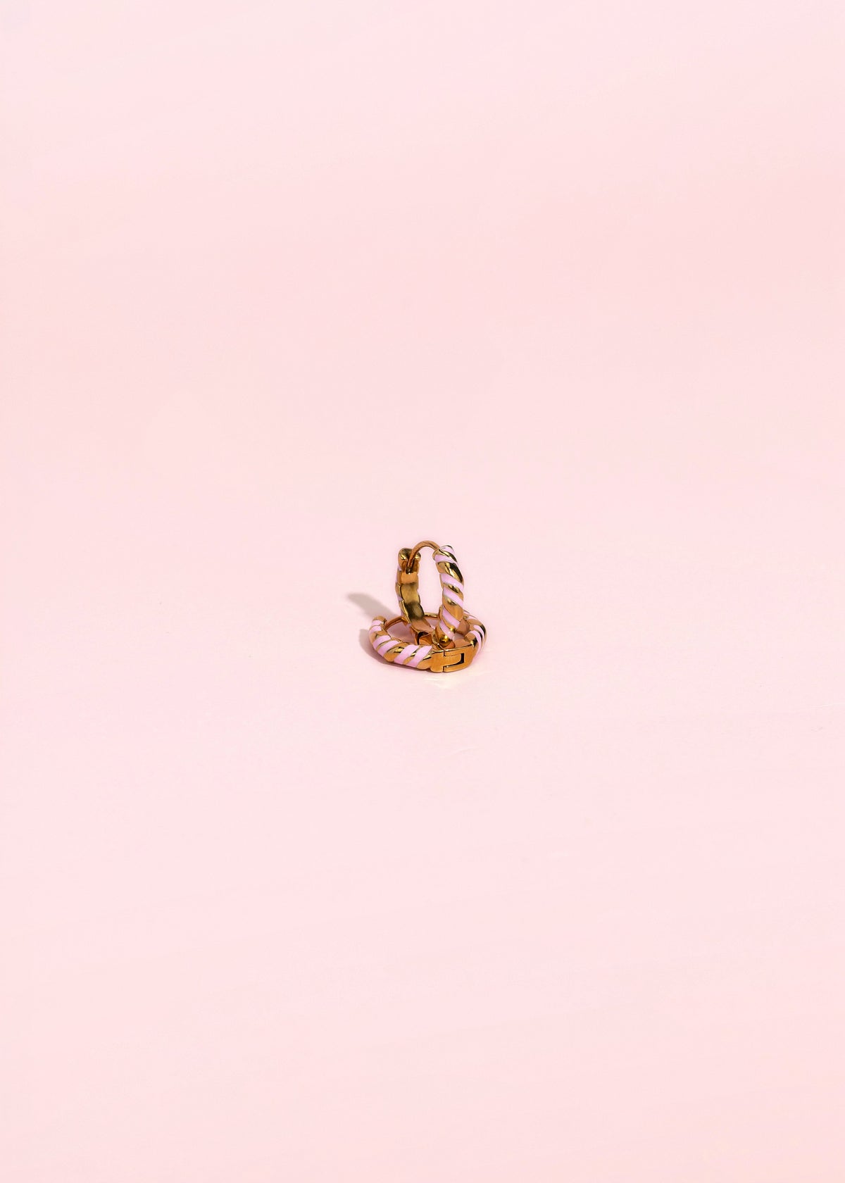 Pink Twist Huggie