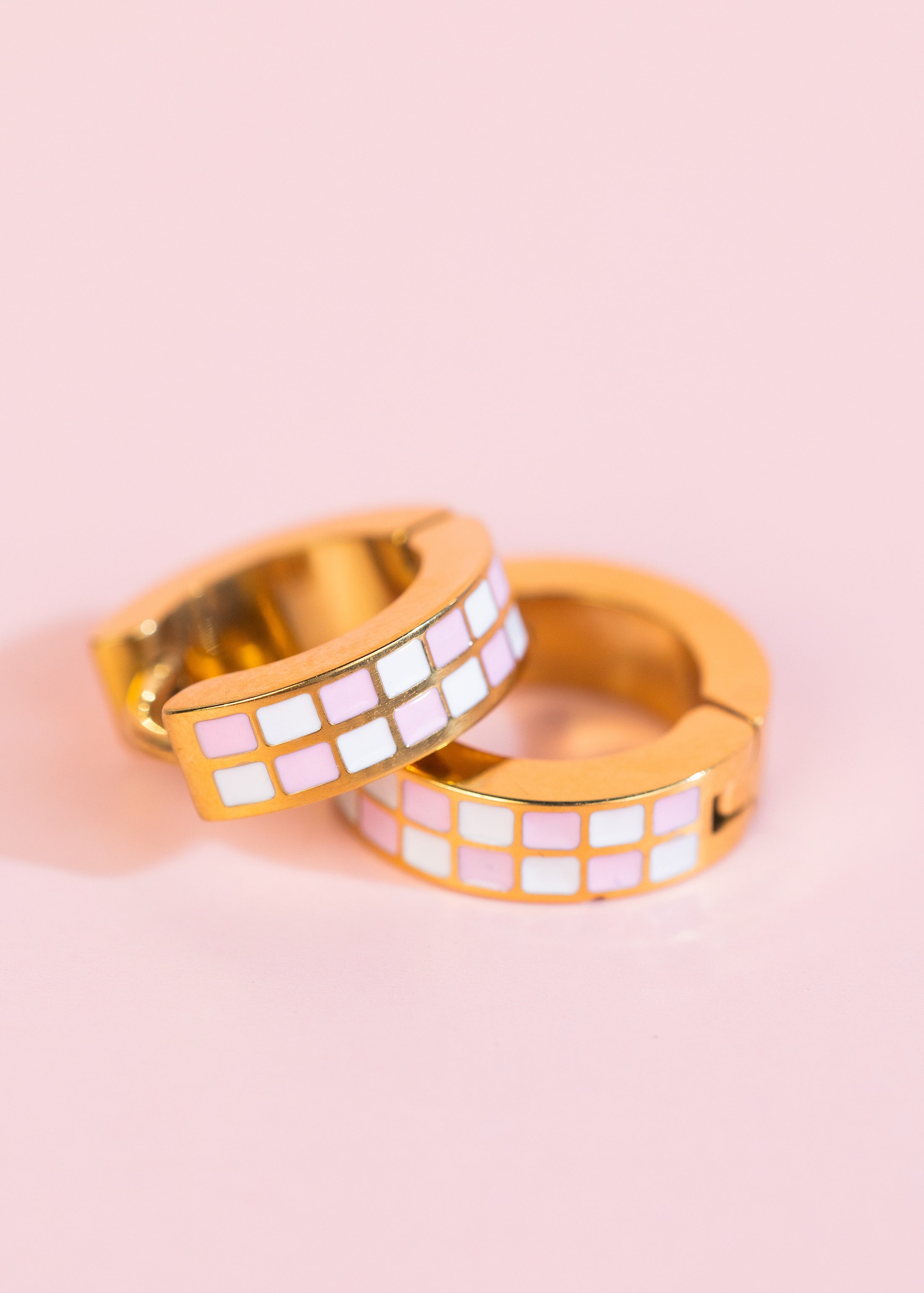 Pink/White Checkered Huggies