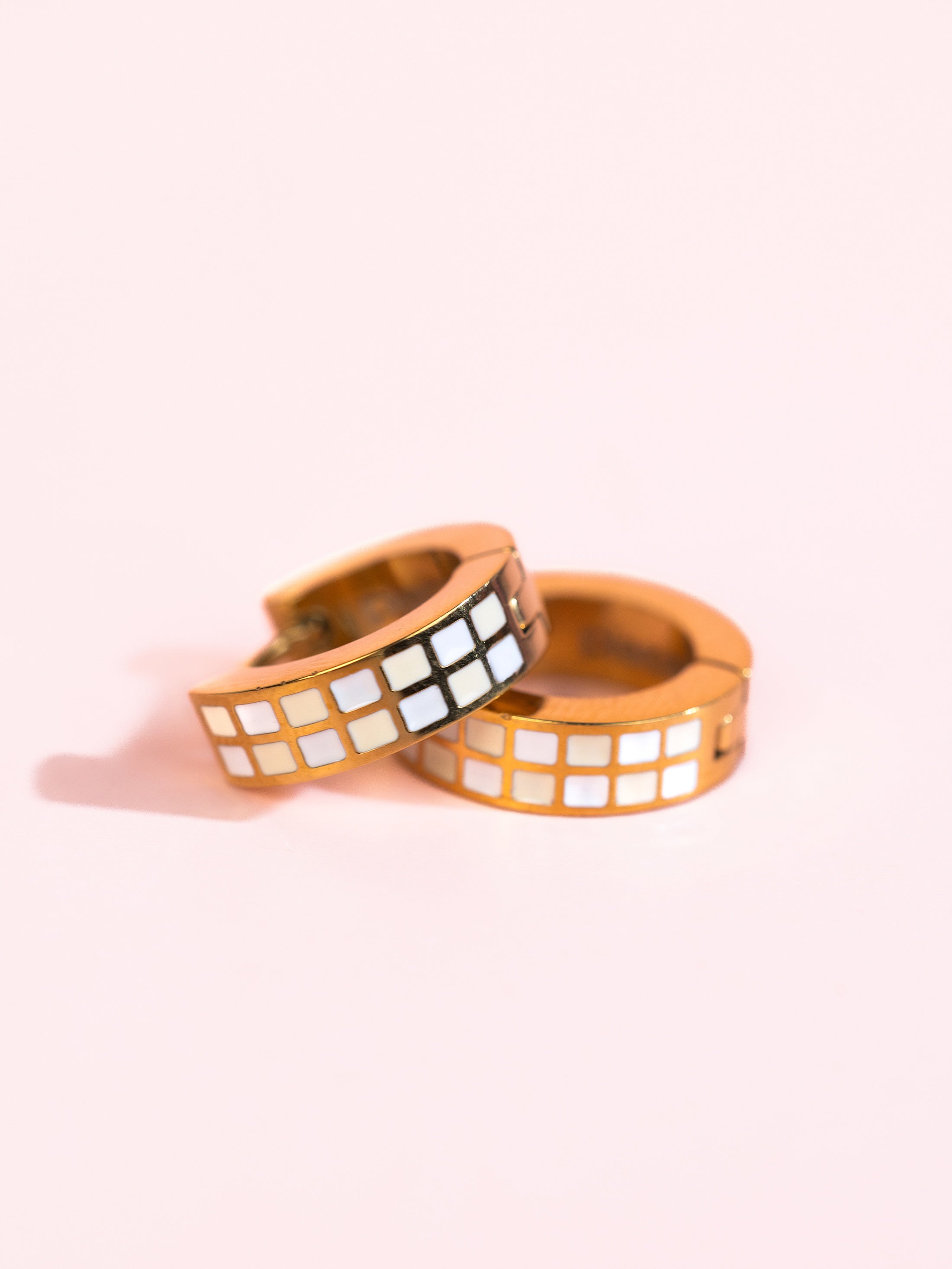 Cream Checkered Huggies