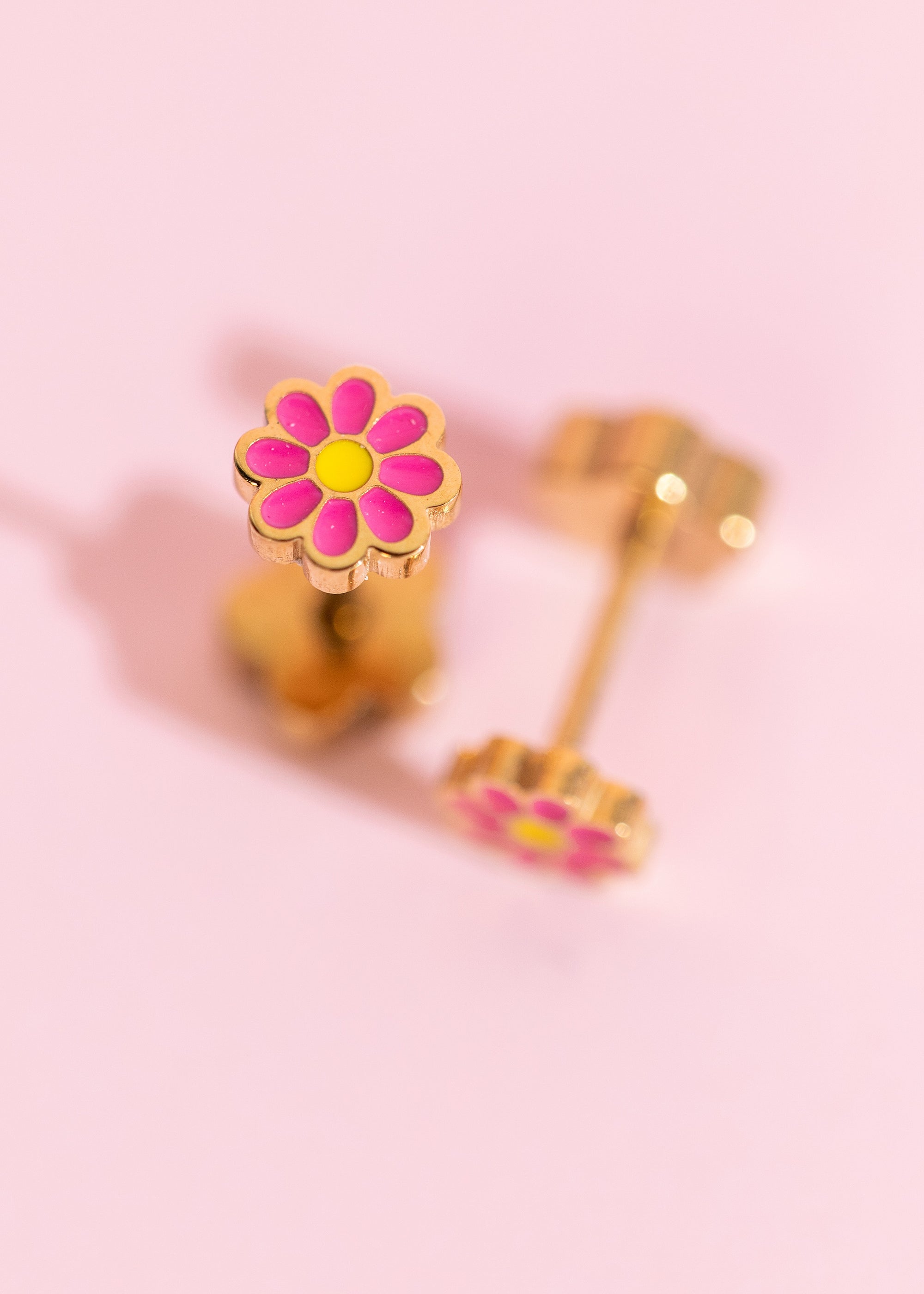 Tiny Hot Pink Daisy