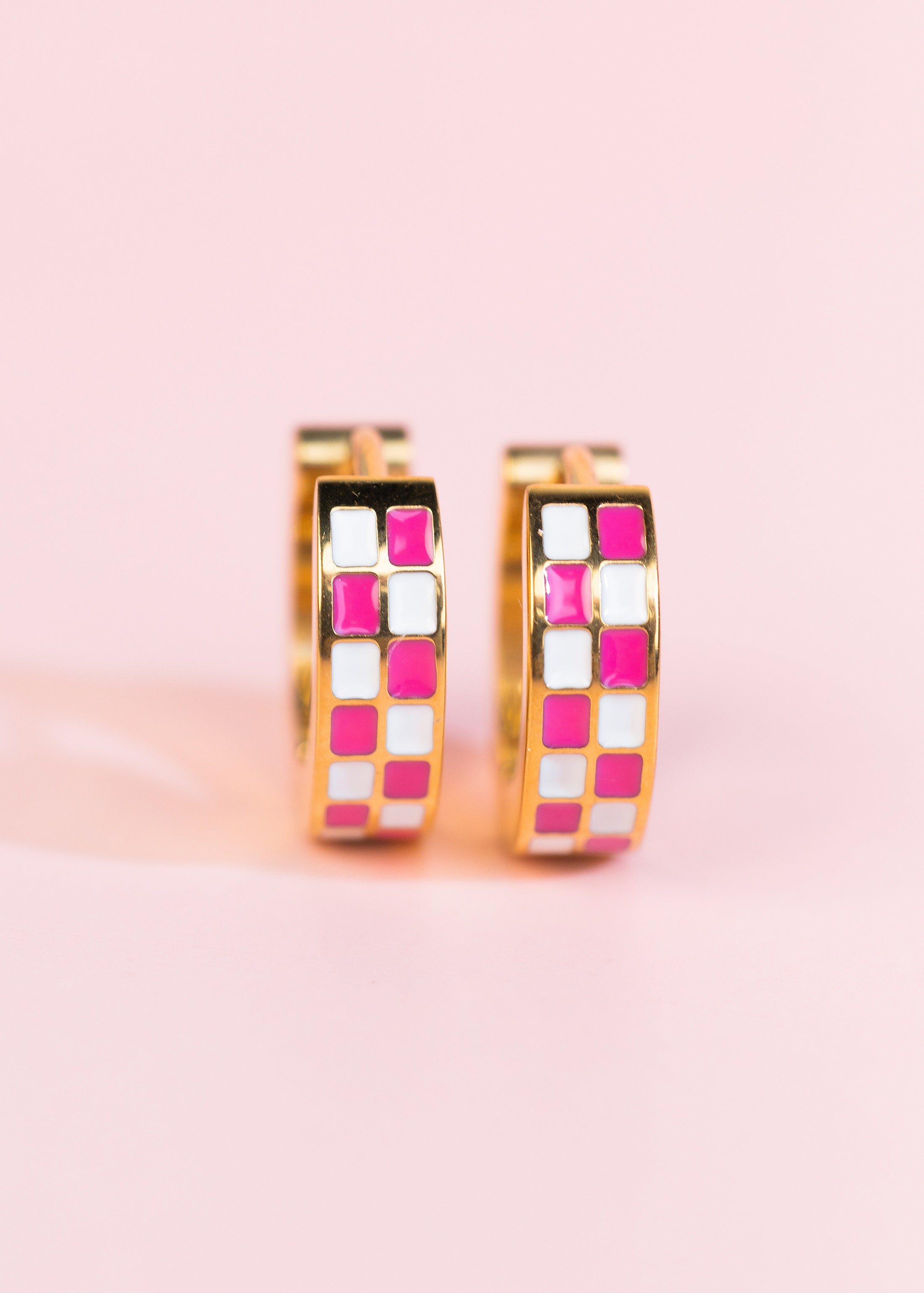 Hot Pink Checkered Huggies