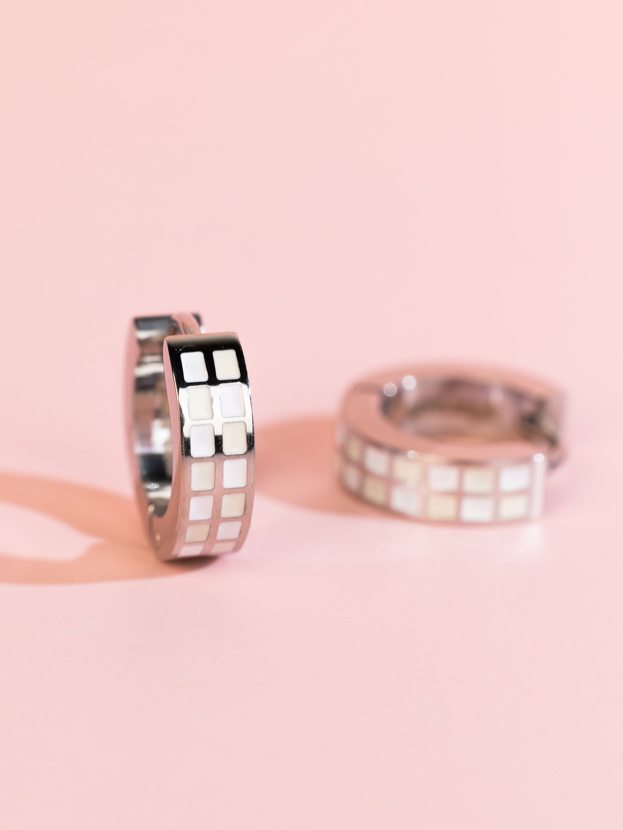 Silver Cream Checkered Huggies