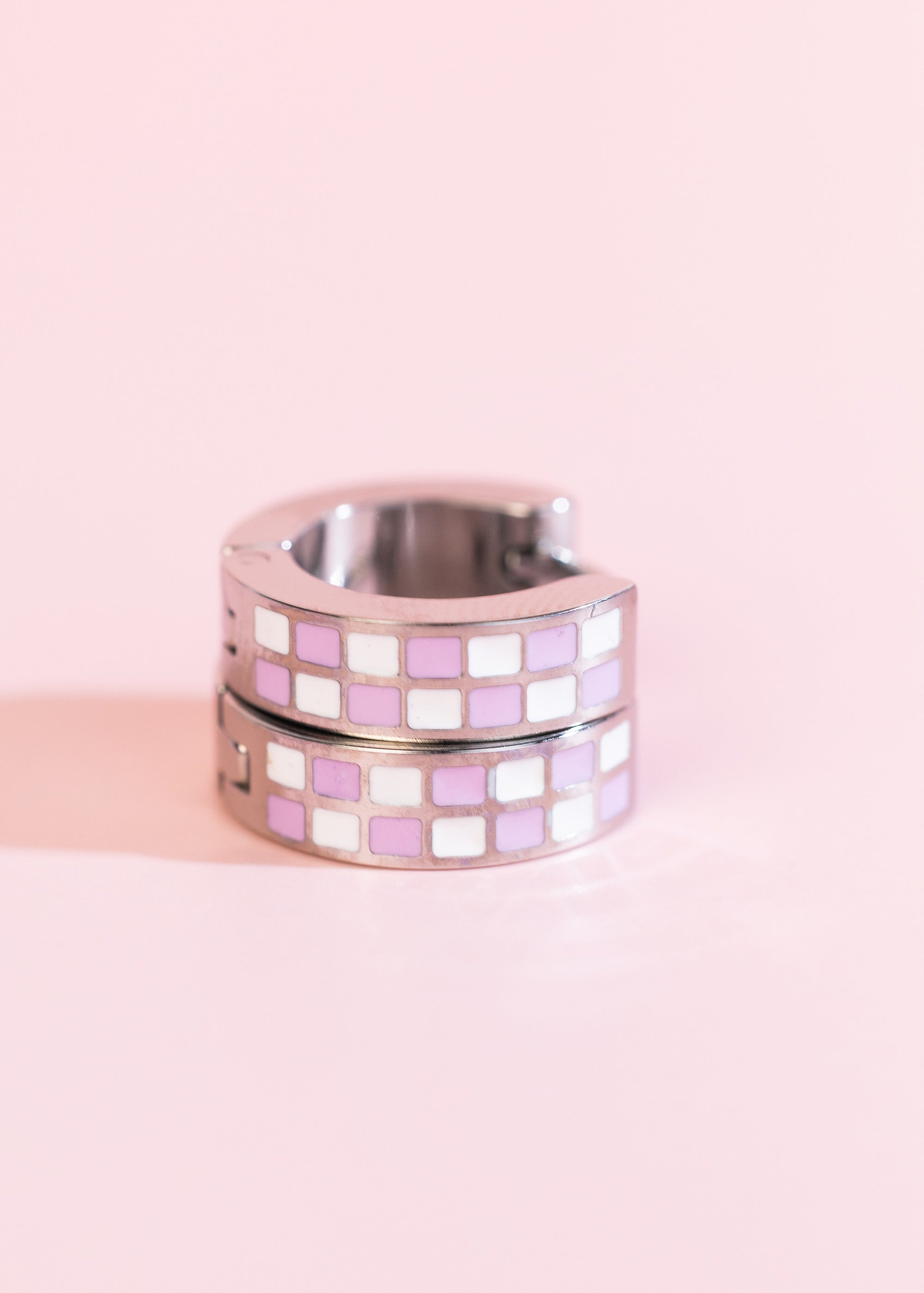Silver Lilac Checkered Huggies