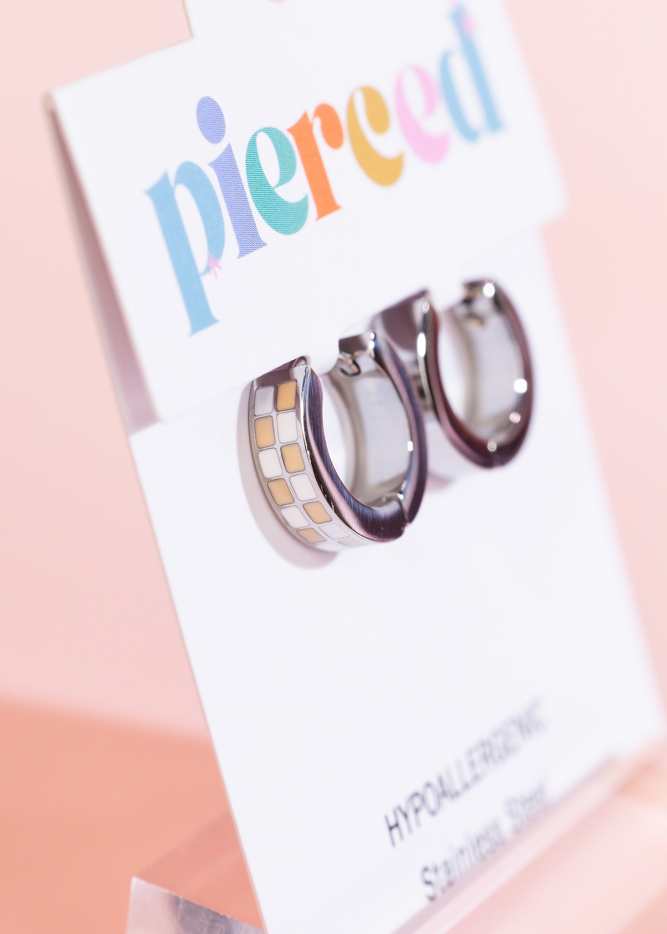 Silver Peach Checkered Huggies