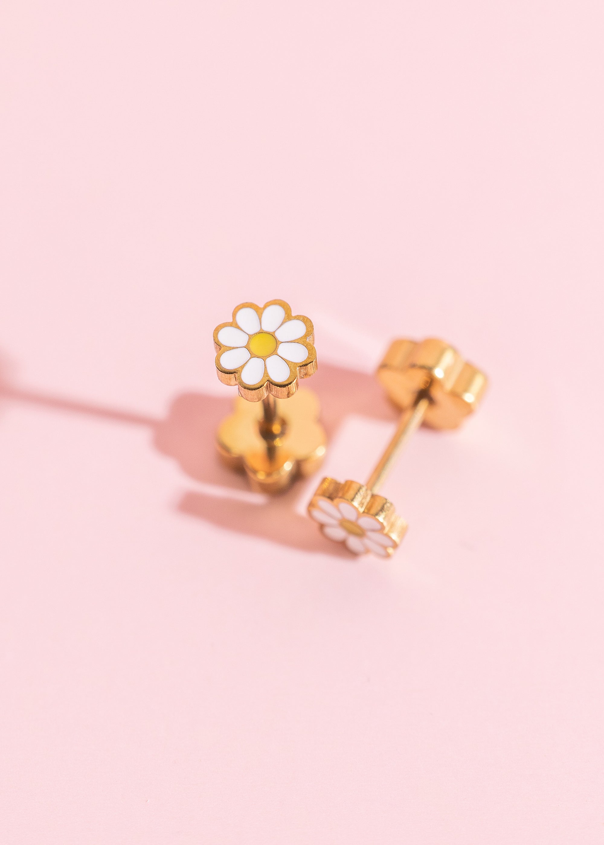 Tiny White Daisy