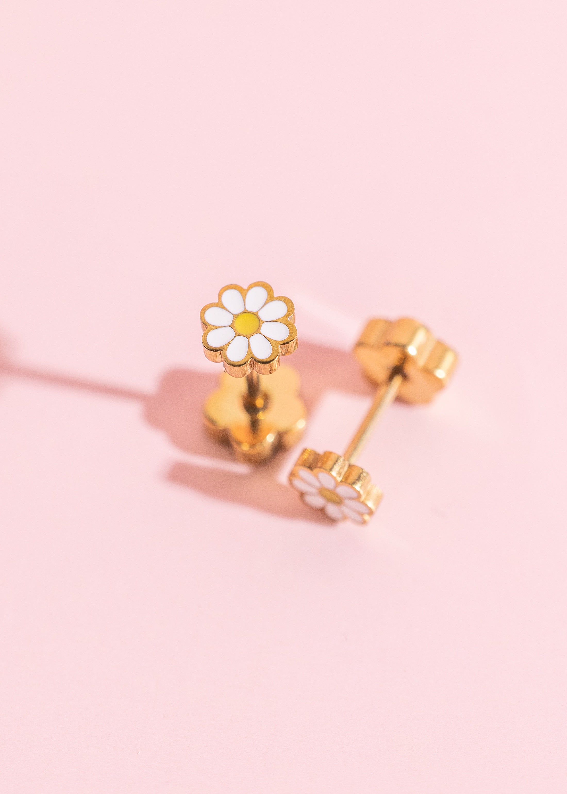 Tiny White Daisy